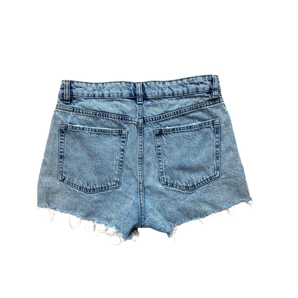 H&M Light Wash Frayed Hem Denim Cutoff Shorts Size 4 - Picture 2 of 5